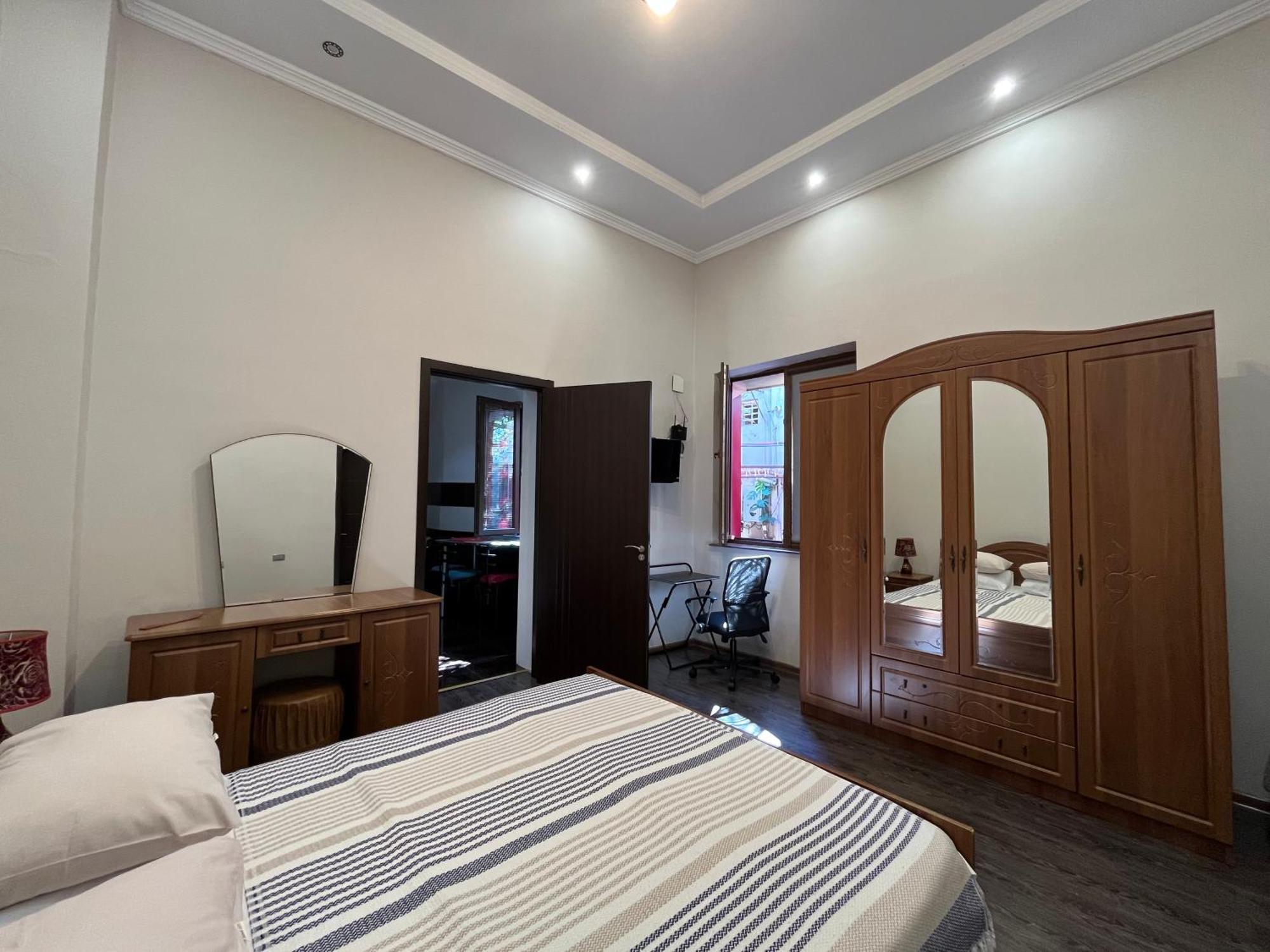 Old Batumi Apartment On Kostava 9 ภายนอก รูปภาพ